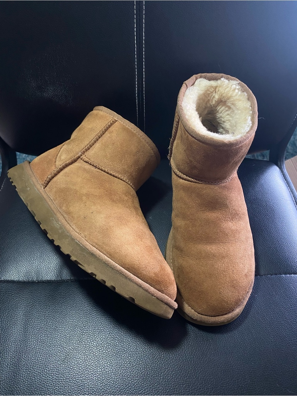 UGG Classics Chestnut Suede Shearling-Lined Boot Size 8